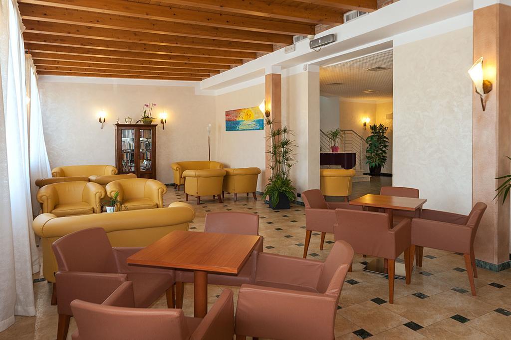 Regent'S Hotel Lido di Jesolo Dış mekan fotoğraf
